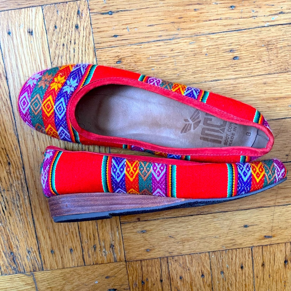 Gorgeous Embroidered Ballet Wedges Size 8